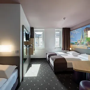 - Mitte 2*, Düsseldorf Alemania